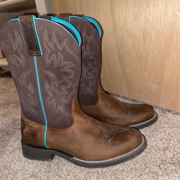 Ariat Shoes - Ariat women’s boots size 10